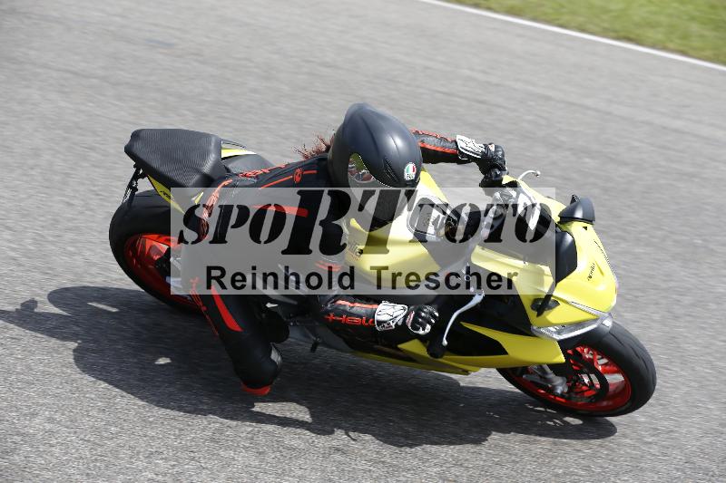 /Archiv-2024/29 12.06.2024 MOTO.CH Track Day ADR/Gruppe blau/28